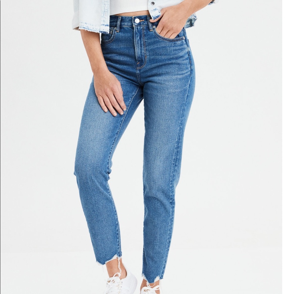 AE Medium Blue Mom Jeans - Size 2 SHORT